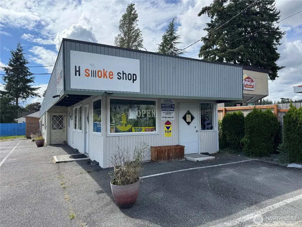 1831 Silverlake Road W Everett WA 98208