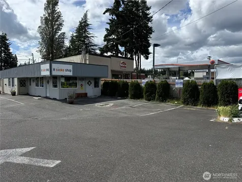 1831 Silverlake Road W Everett WA 98208
