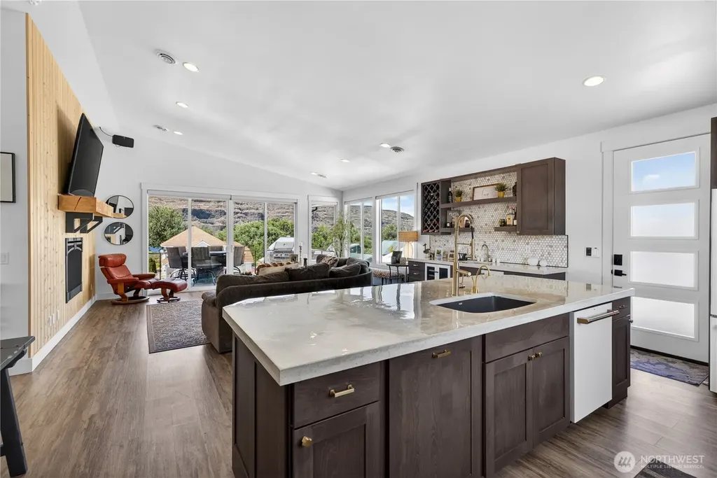 533 River Drive SW Quincy WA 98848