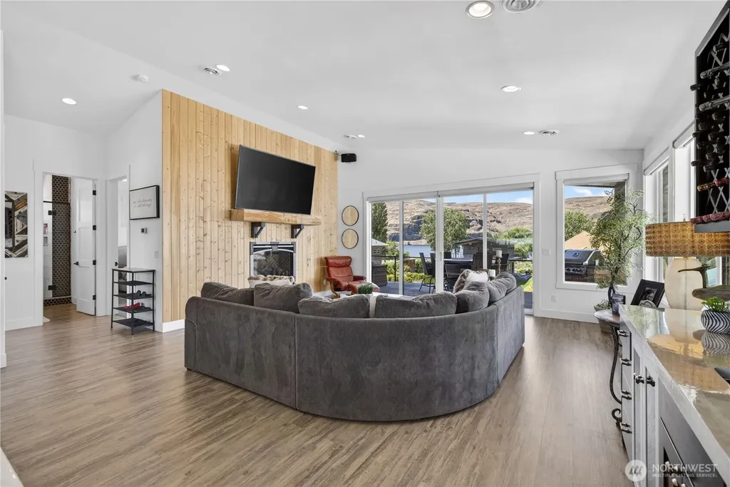 533 River Drive SW Quincy WA 98848