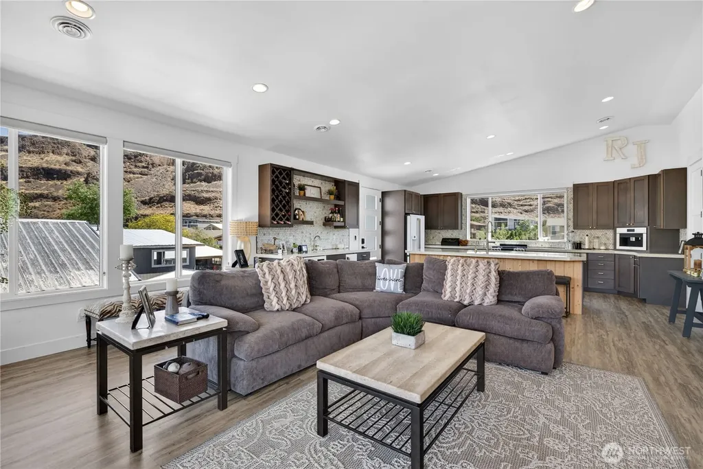 533 River Drive SW Quincy WA 98848