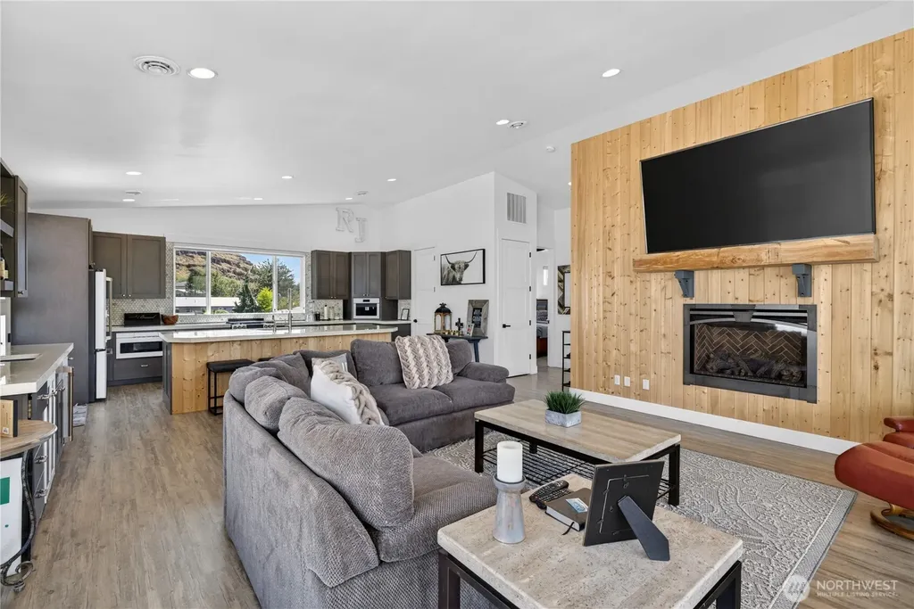 533 River Drive SW Quincy WA 98848