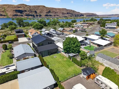 533 River Drive SW Quincy WA 98848