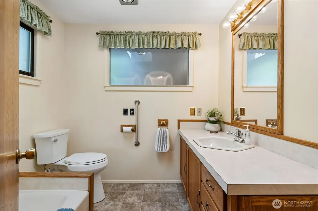 420 Adams Street Hoquiam WA 98550
