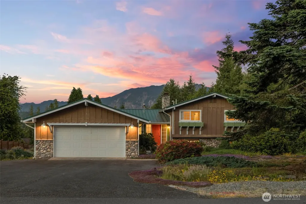 8516 375th Avenue SE Snoqualmie WA 98065