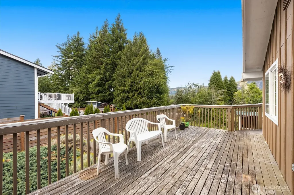 8516 375th Avenue SE Snoqualmie WA 98065