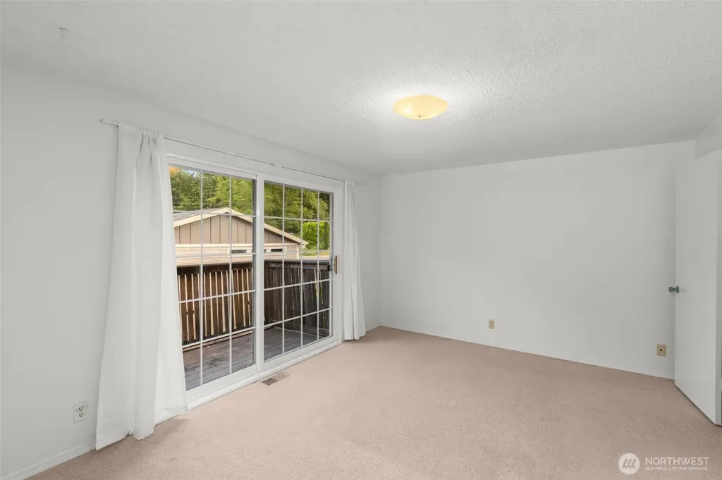 8516 375th Avenue SE Snoqualmie WA 98065