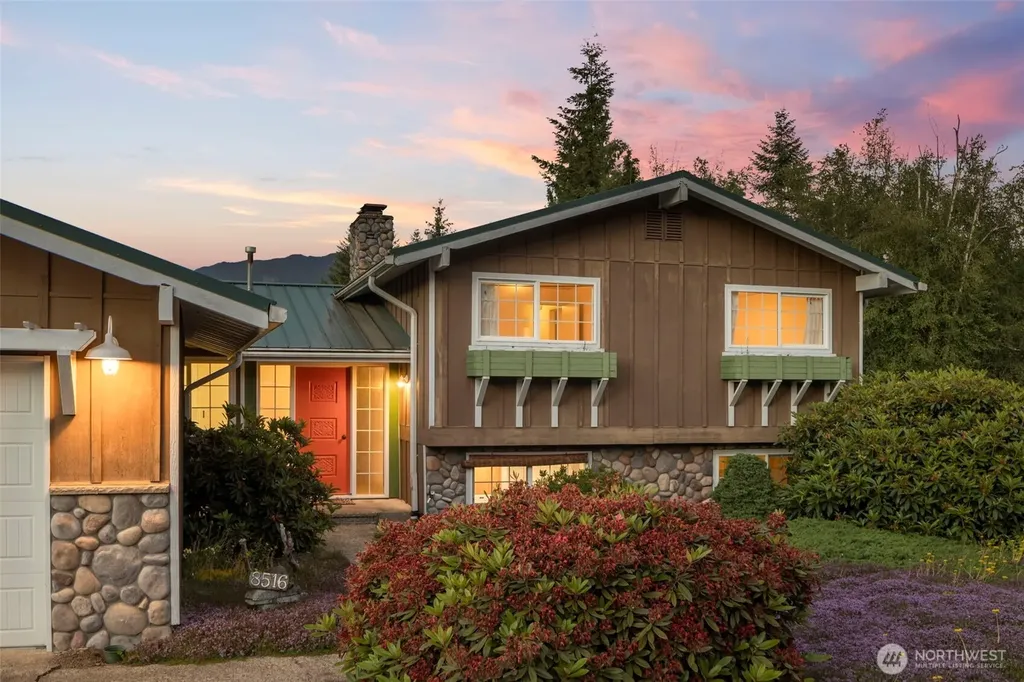 8516 375th Avenue SE Snoqualmie WA 98065