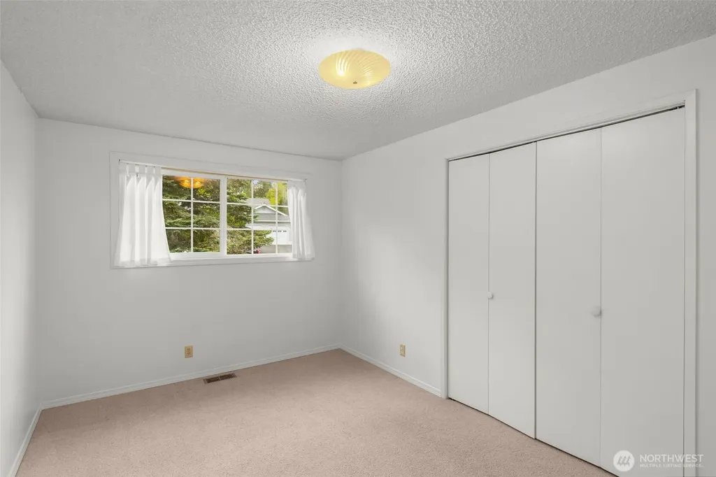 8516 375th Avenue SE Snoqualmie WA 98065