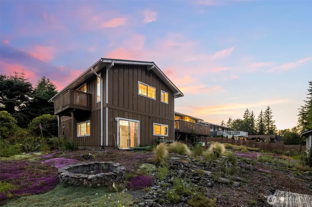 8516 375th Avenue SE Snoqualmie WA 98065