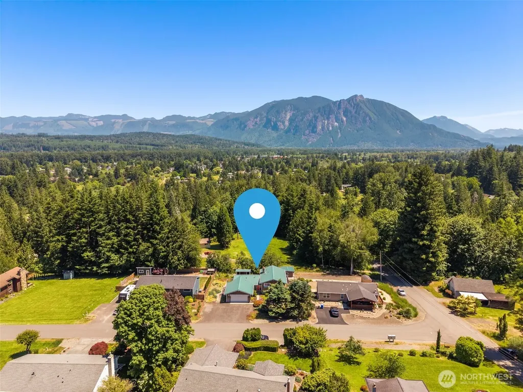 8516 375th Avenue SE Snoqualmie WA 98065