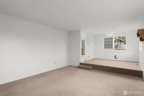 8516 375th Avenue SE Snoqualmie WA 98065