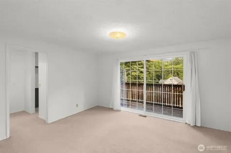 8516 375th Avenue SE Snoqualmie WA 98065