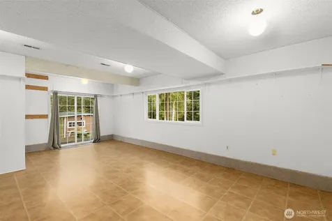 8516 375th Avenue SE Snoqualmie WA 98065