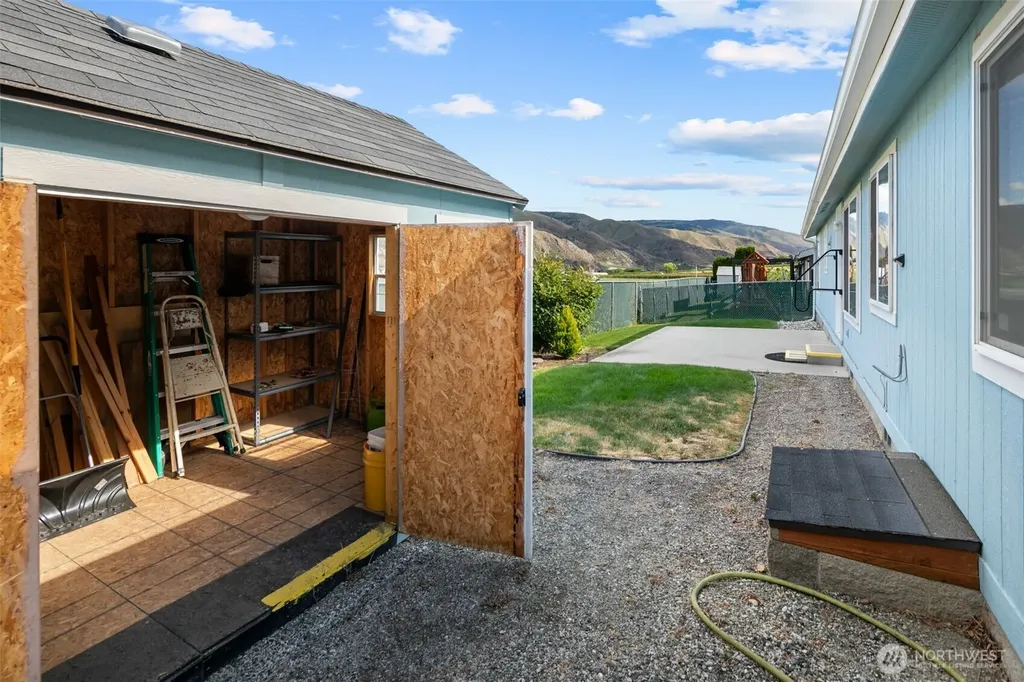 14611 Diamond Avenue Entiat WA 98822
