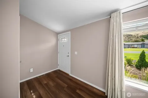14611 Diamond Avenue Entiat WA 98822