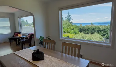 6921 39th Avenue SW Seattle WA 98136