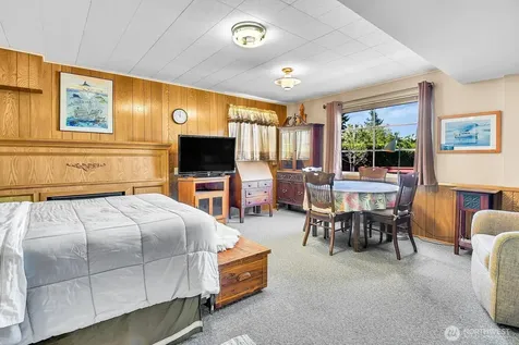 6921 39th Avenue SW Seattle WA 98136