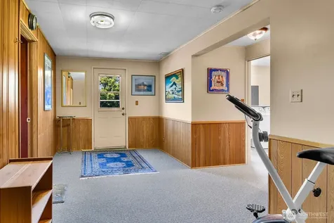6921 39th Avenue SW Seattle WA 98136