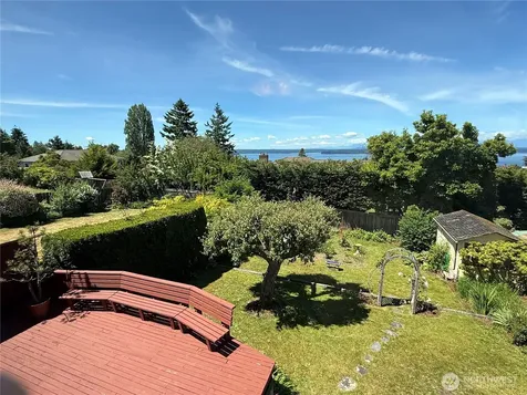 6921 39th Avenue SW Seattle WA 98136
