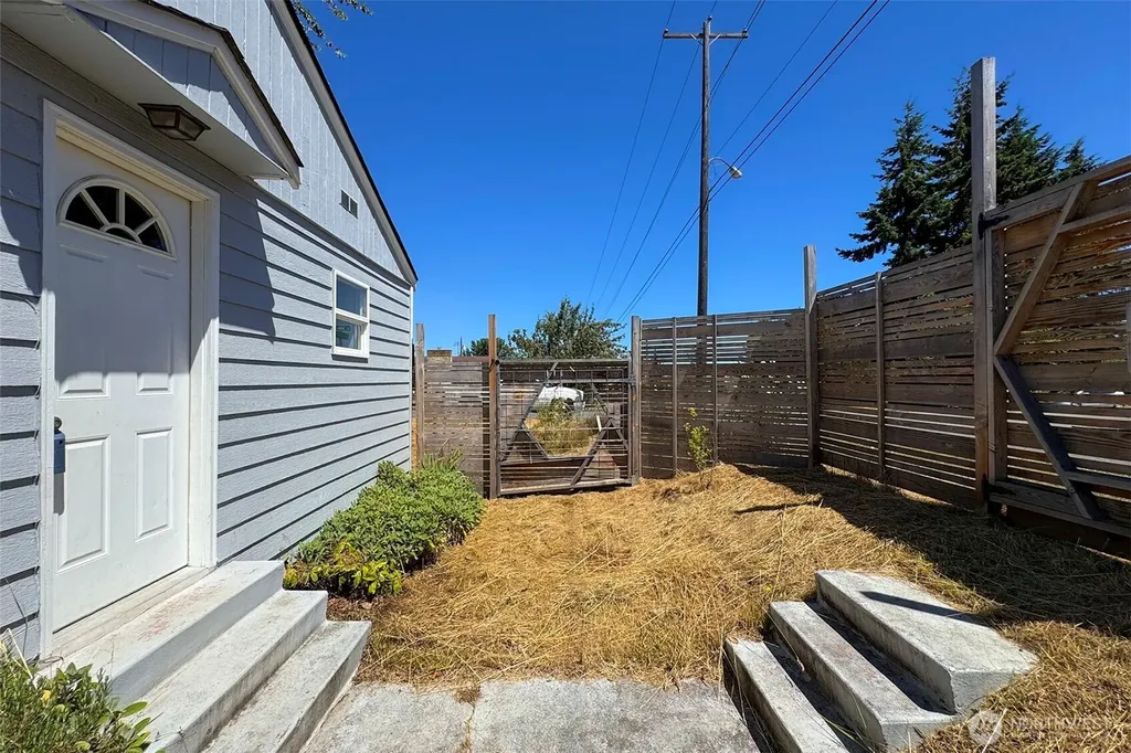 938 E 6th Street Port Angeles WA 98362