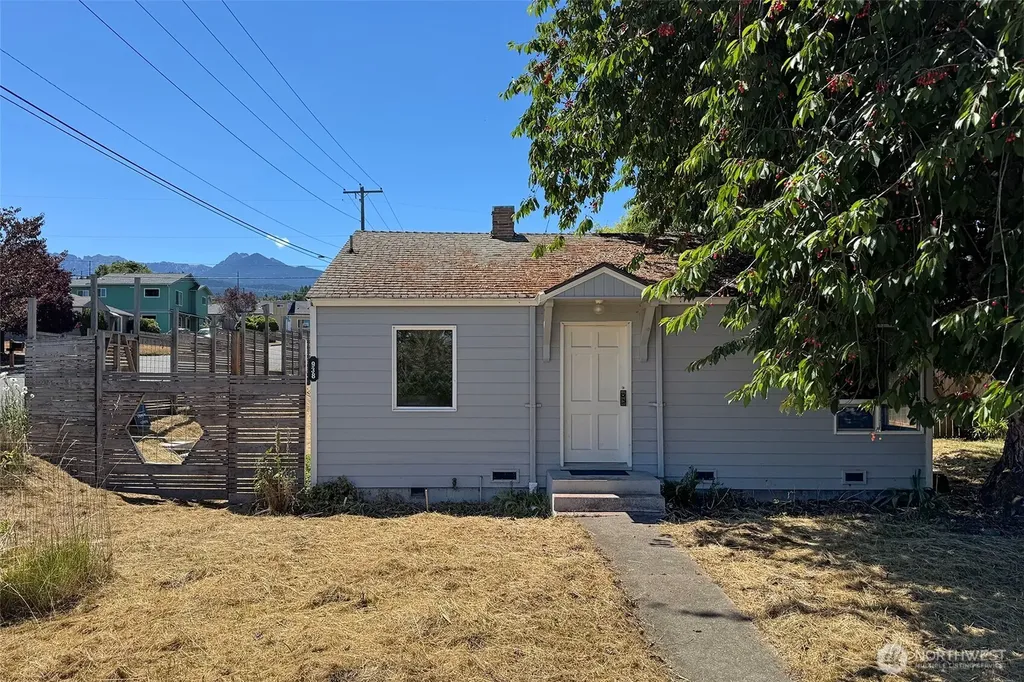 938 E 6th Street Port Angeles WA 98362