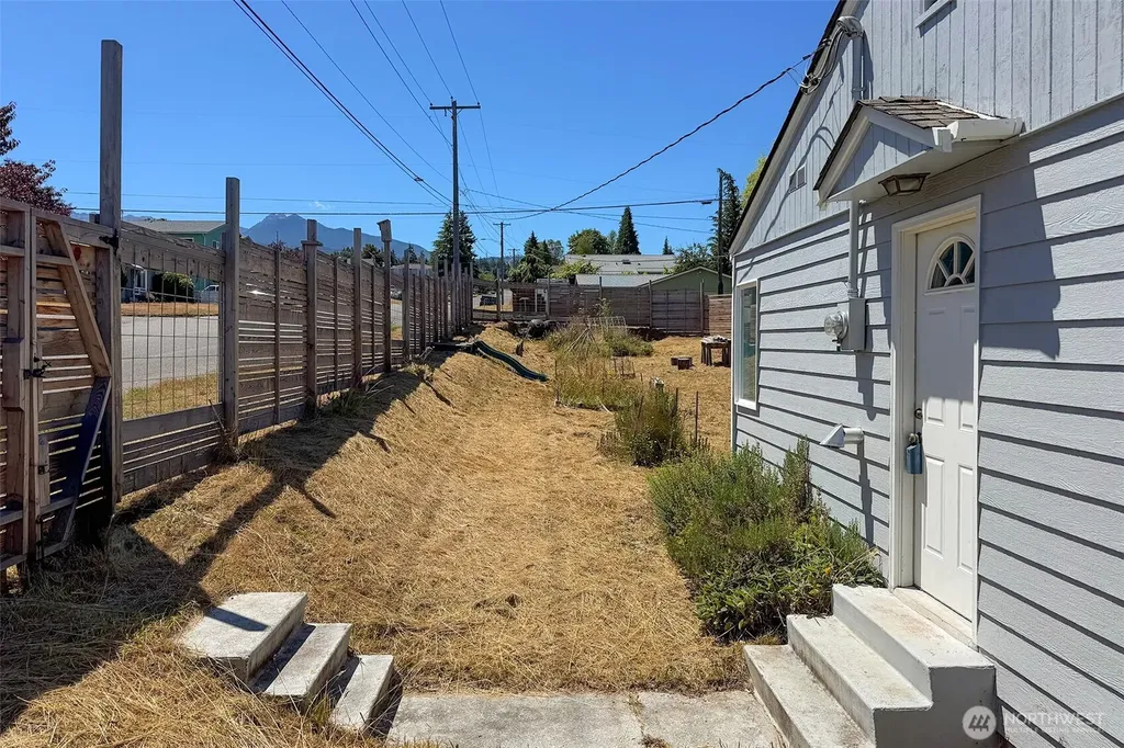 938 E 6th Street Port Angeles WA 98362