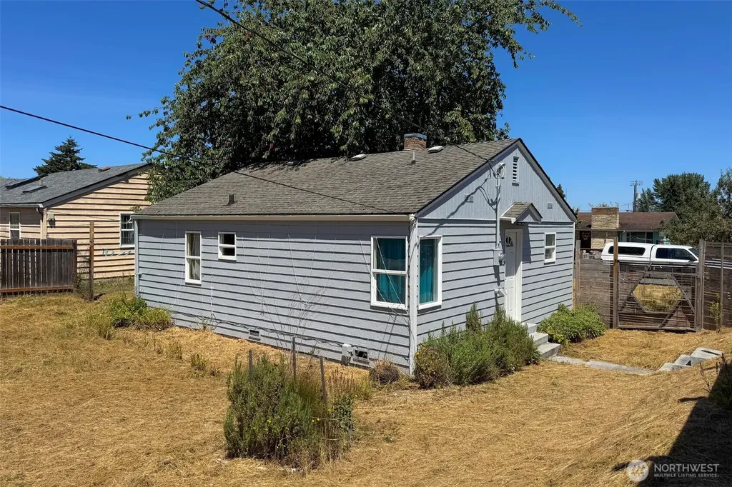 938 E 6th Street Port Angeles WA 98362