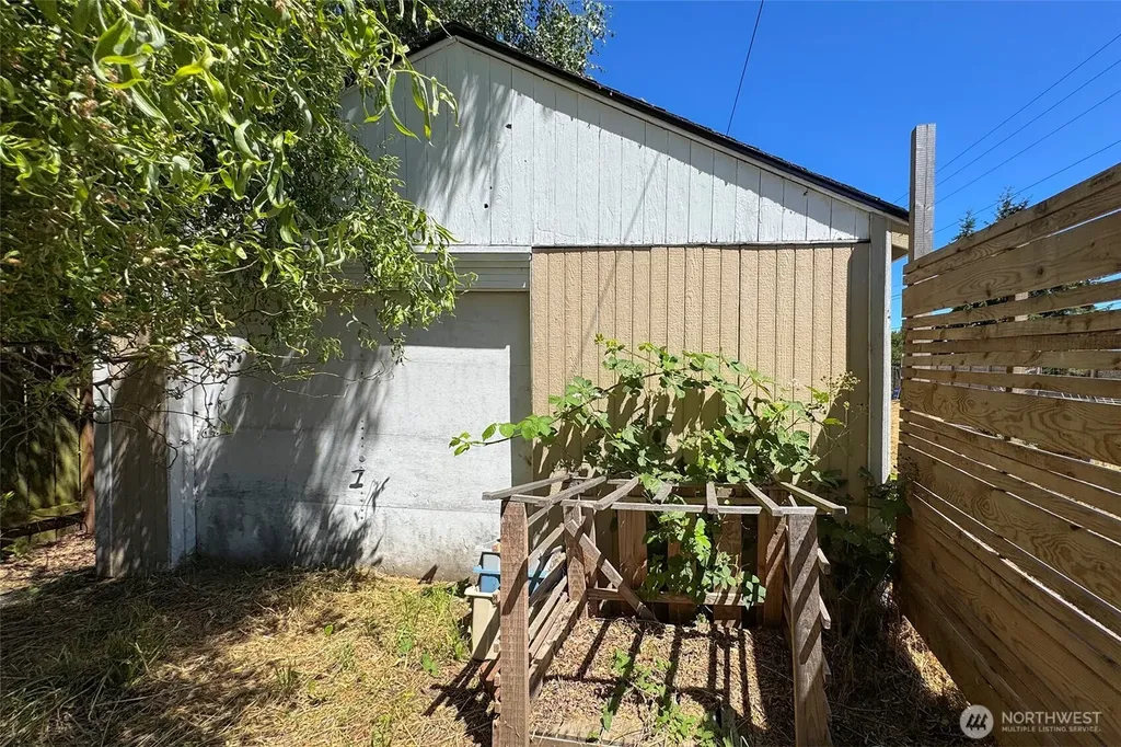 938 E 6th Street Port Angeles WA 98362