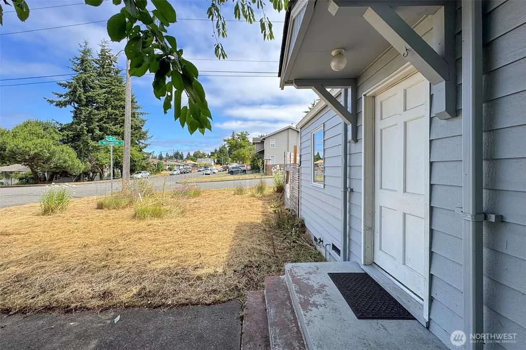 938 E 6th Street Port Angeles WA 98362