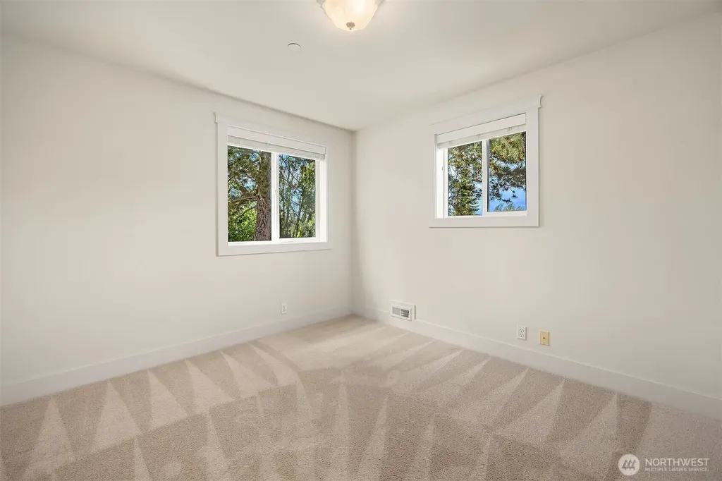 15033 70th Avenue NE Kenmore WA 98028