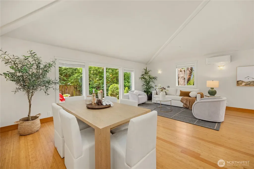 15033 70th Avenue NE Kenmore WA 98028