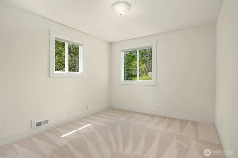15033 70th Avenue NE Kenmore WA 98028