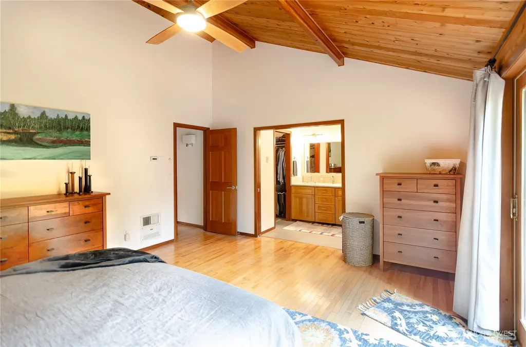 11204 Chaucer Street SE Olympia WA 98501