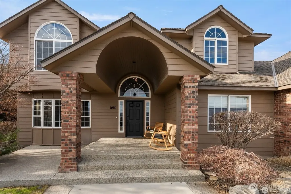 1918 Broadview Wenatchee WA 98801