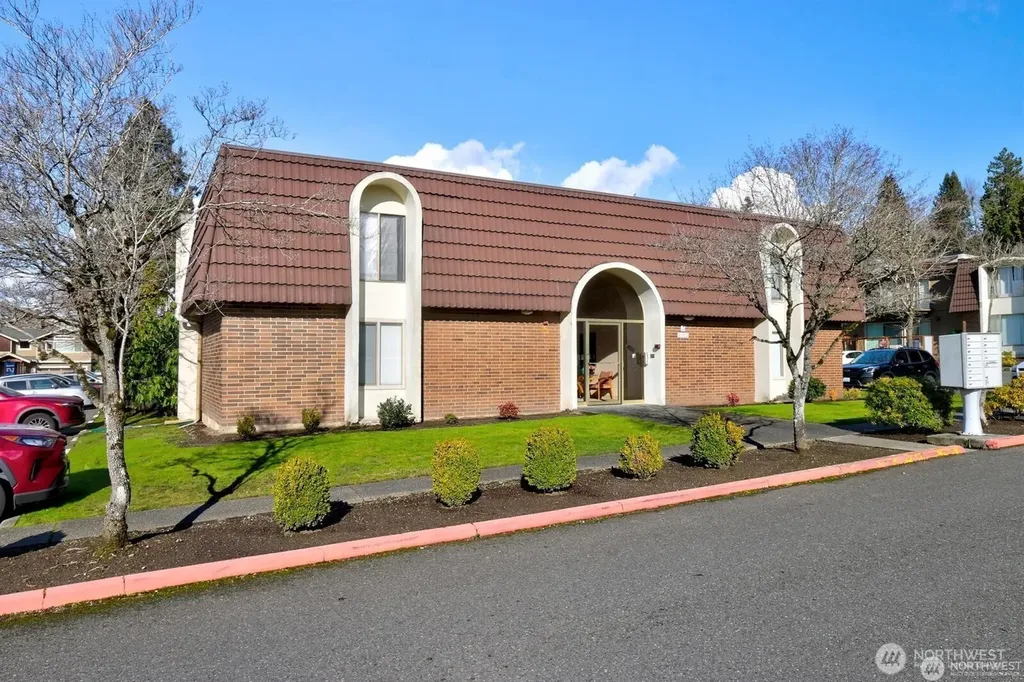 11108 NE 68th Street Kirkland WA 98033