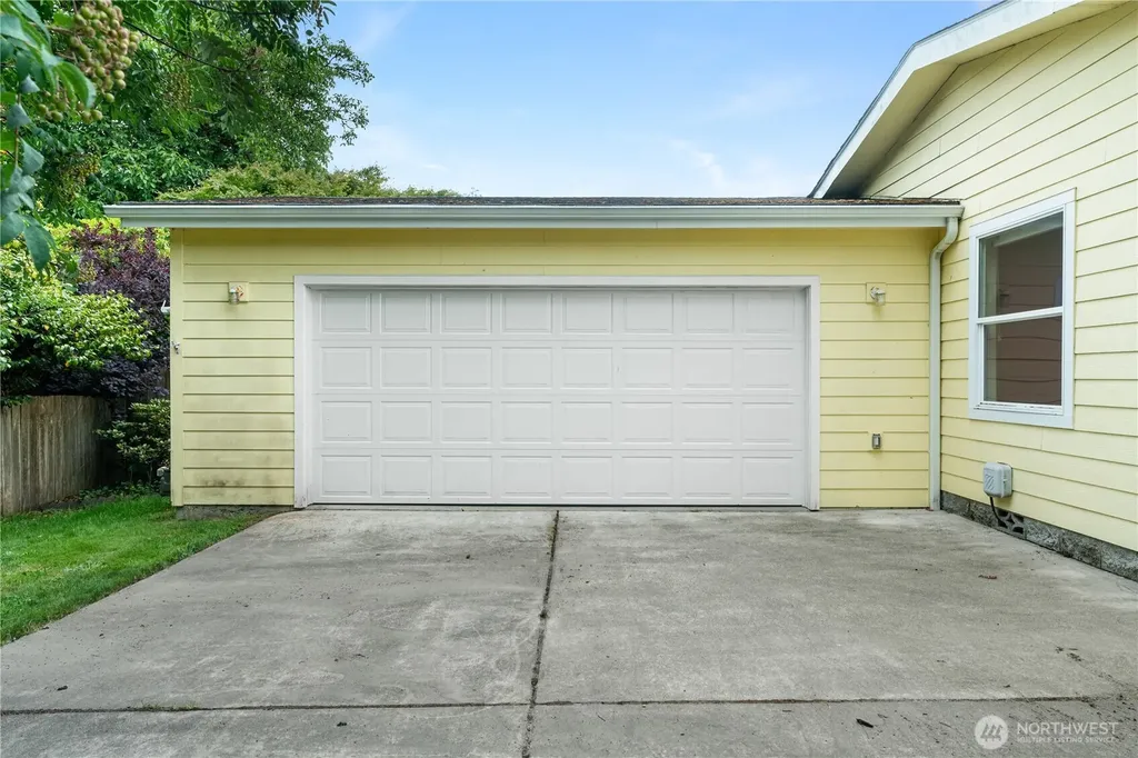 625 E Simpson Avenue Montesano WA 98563