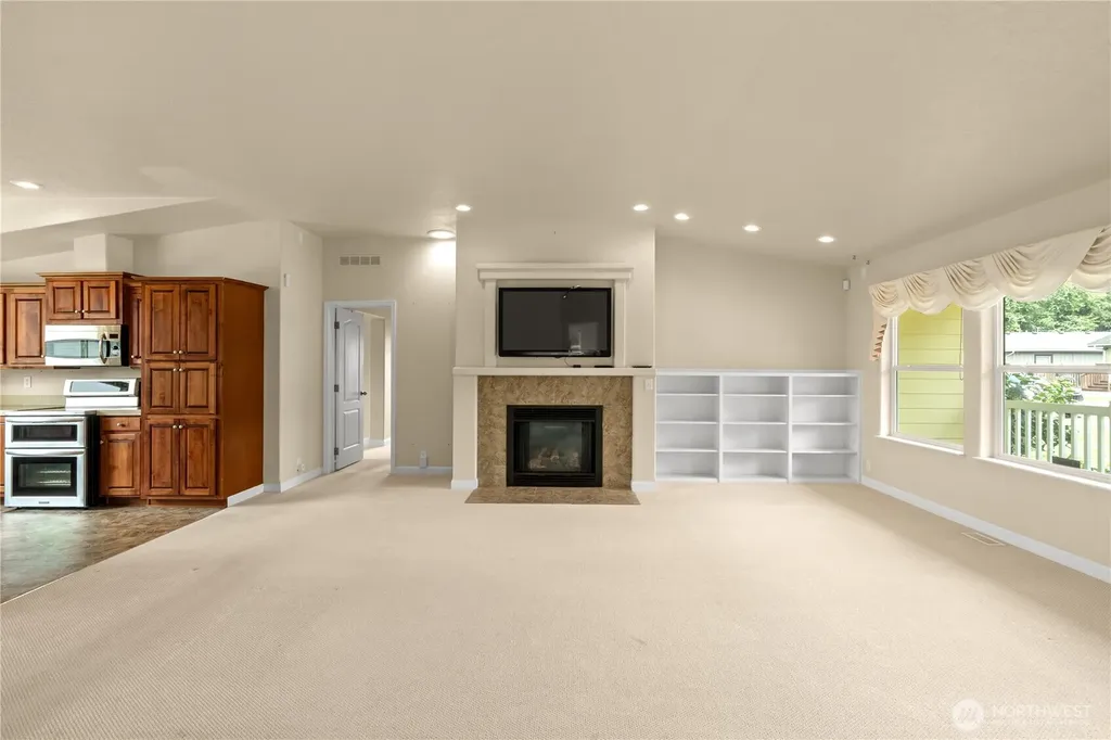 625 E Simpson Avenue Montesano WA 98563
