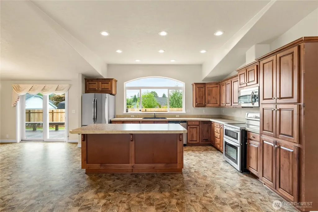 625 E Simpson Avenue Montesano WA 98563