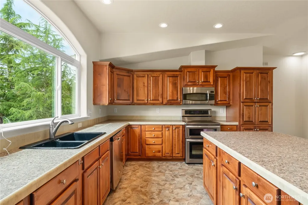 625 E Simpson Avenue Montesano WA 98563