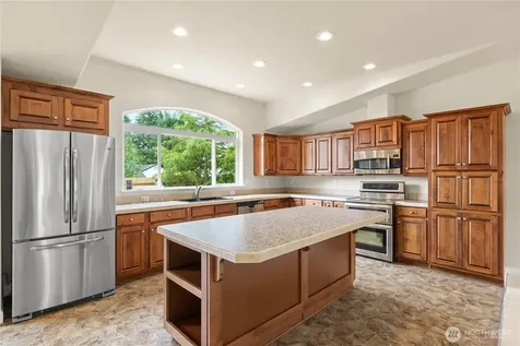 625 E Simpson Avenue Montesano WA 98563