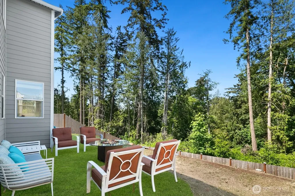 8109 285 Place NW Stanwood WA 98292