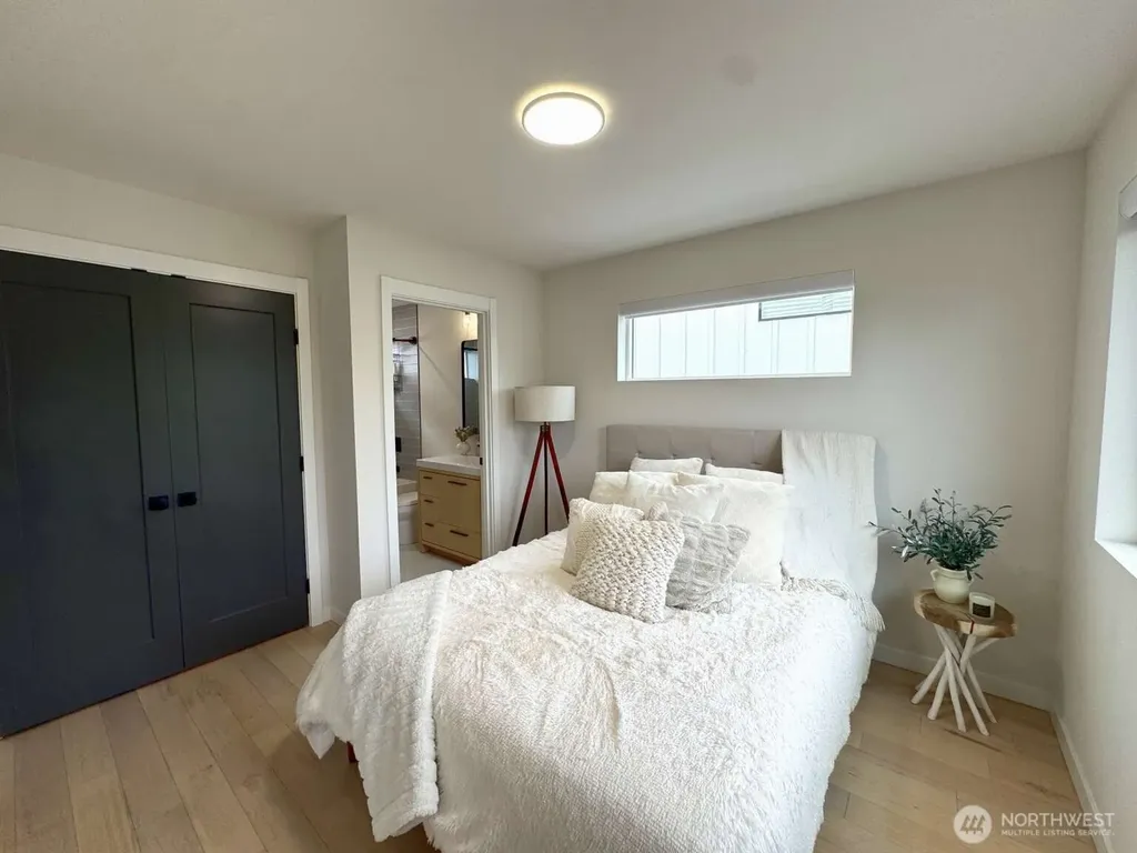 8449 18th Avenue SW Seattle WA 98106