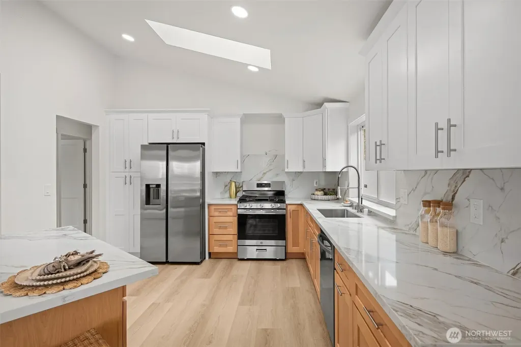 8803 15th Avenue NE Seattle WA 98115