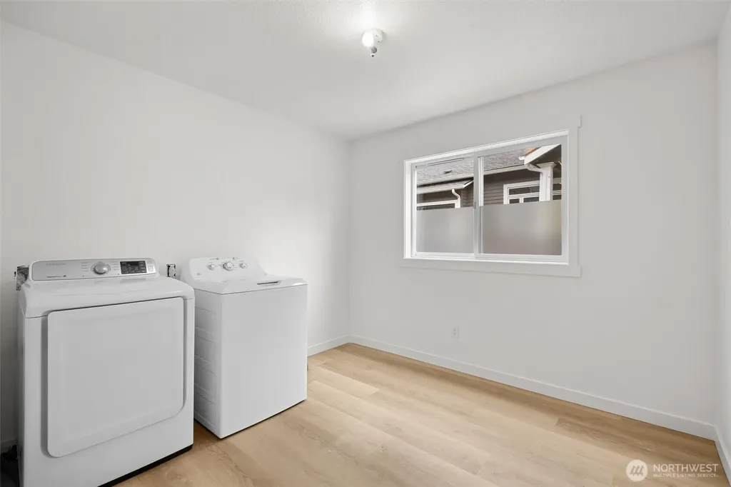 8803 15th Avenue NE Seattle WA 98115