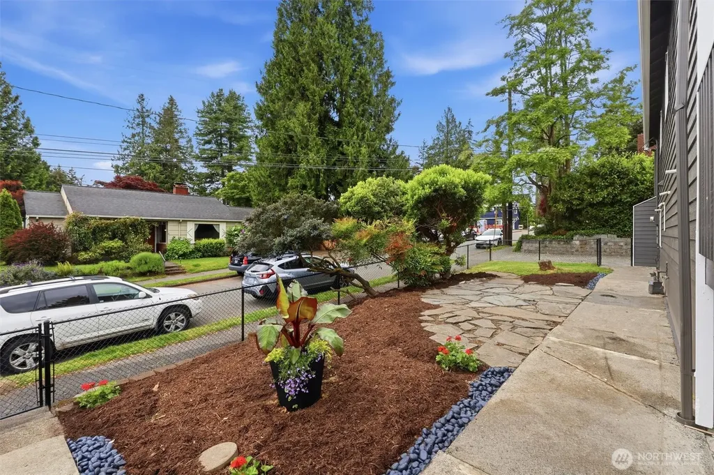8803 15th Avenue NE Seattle WA 98115