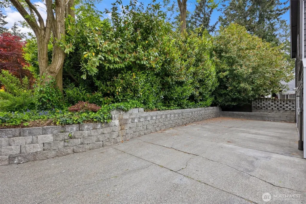 8803 15th Avenue NE Seattle WA 98115