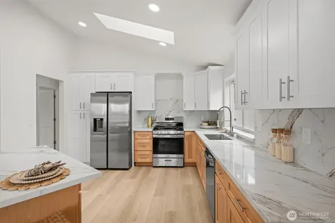 8803 15th Avenue NE Seattle WA 98115