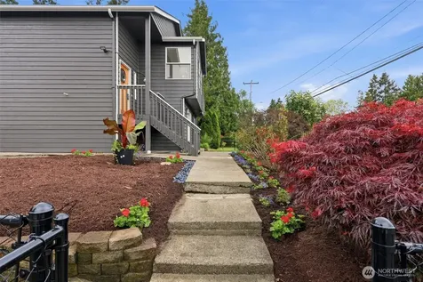 8803 15th Avenue NE Seattle WA 98115