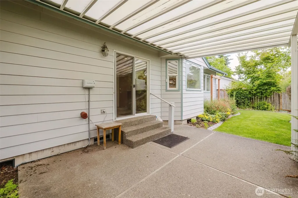 6003 60th Loop SE Lacey WA 98513